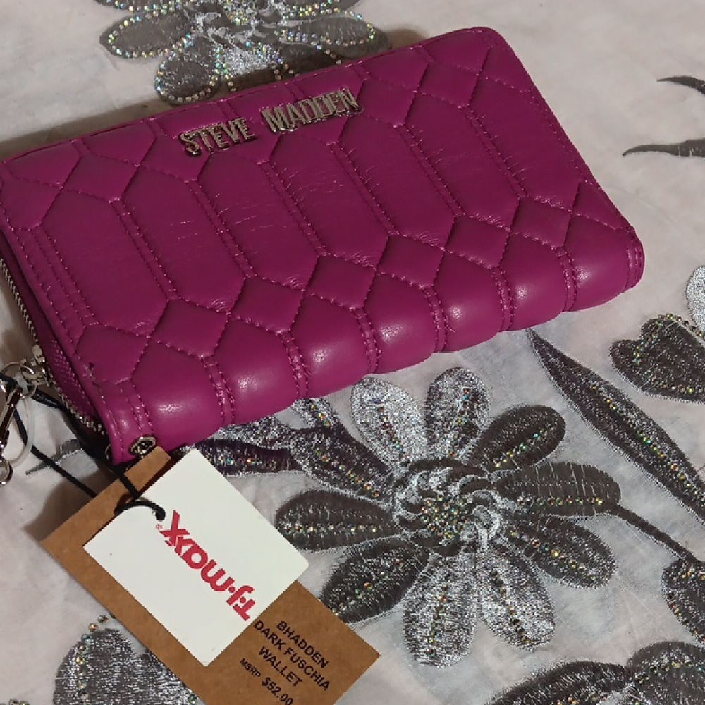 Steve Madden Fuchsia Quilted Wallet